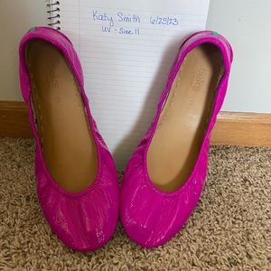 Size 11 VGUC UltraViolet Tieks